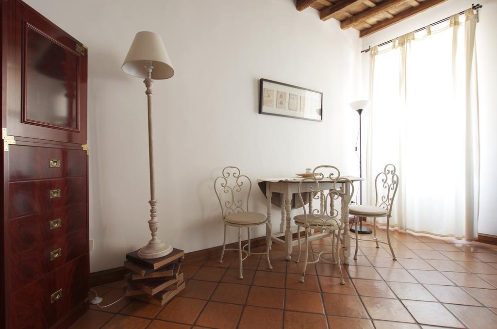 Vacanze Romane Centro Storico Trastevere Apartman Szoba fotó